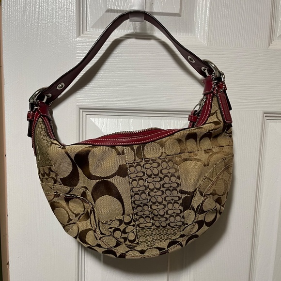 Coach Signature Hobo - Picture 2 of 2